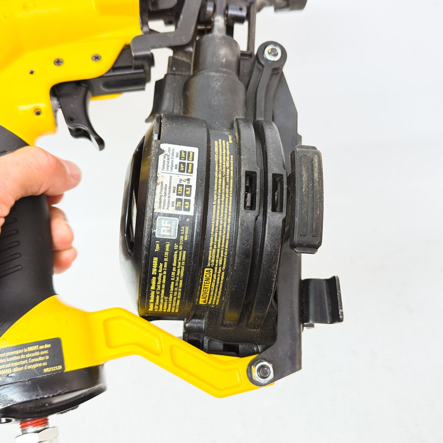 DEWALT DW46RN Pneumatic 15 Degree Coil Roofing Nailer