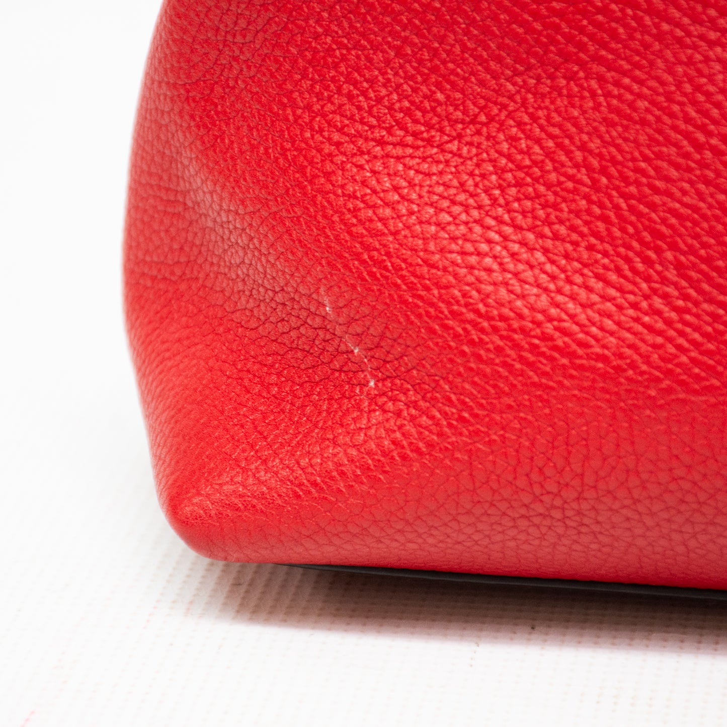 Gucci Pebbled GG Leather Soho Chain Tote - 536196 - Red